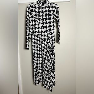 Ann Taylor Black and white houndstooth asymmetrical maxi dress